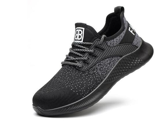 Schwarzer Sportschuh, atmungsaktiv, rutschfest, für Herren, modisches Design, bequeme Passform.