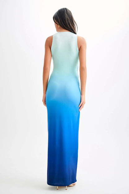 Elegantes, langes Abendkleid in Blau-Verlauf, ärmellos, figurbetont, ideal für formelle Anlässe. Perfekt für stilvolle Abendmode.