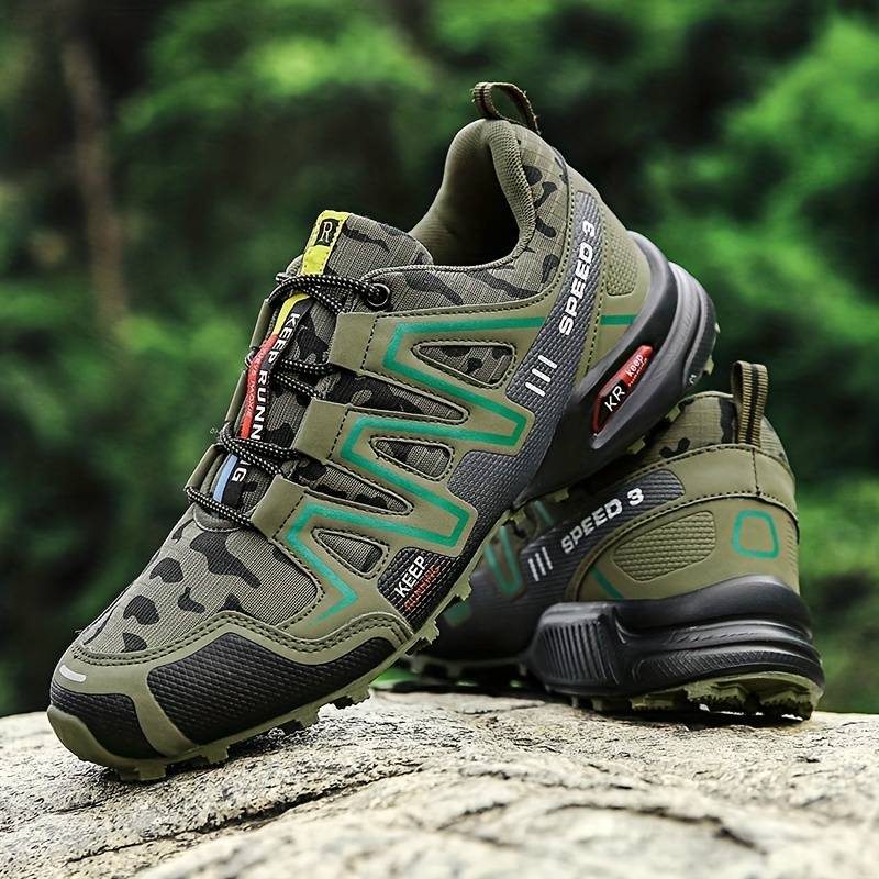 Grüne Outdoor-Trailrunning-Schuhe, Camouflage-Muster, rutschfeste Sohle, Herren-Sportschuhe.