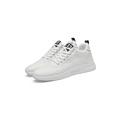 Weiße Sportschuhe aus Mesh, atmungsaktiv, rutschfeste Sohle, ideal für Fitness und Laufen.