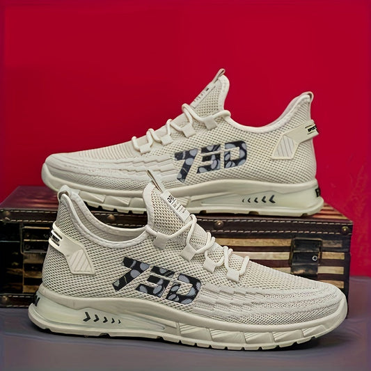 Beige Sportschuhe mit Mesh-Obermaterial, rutschfeste Sohle, ideal für Laufen und Fitness.