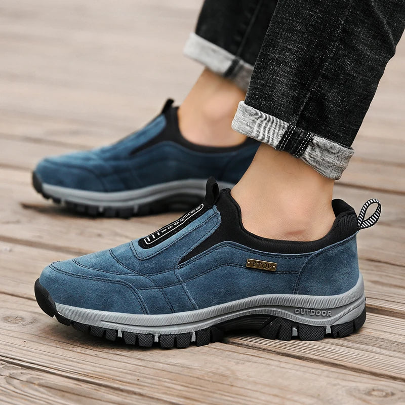 Blaue Outdoor-Sneaker für Herren, rutschfest, bequem, Freizeitschuhe, robustes Design.