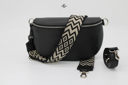 Schwarze Leder-Gürteltasche mit geometrischem Riemen, stilvoll und praktisch, ideal für Mode und Alltag. Perfekt für Damen und Herren.