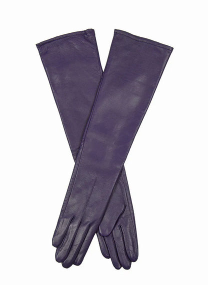 Lange, elegante Damenhandschuhe aus hochwertigem Leder in tiefem Blau. Perfekt für stilvolle Wintermode und luxuriöse Accessoires.