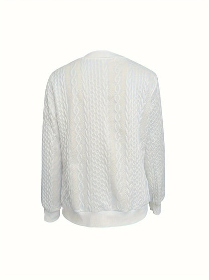 Weißer Strickpullover mit Zopfmuster, langärmlig, aus Baumwolle. Perfekt für Herbstmode, Damenbekleidung, stilvoll und bequem.