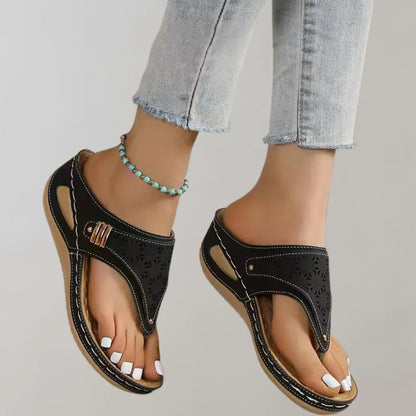 Damen Sandalen mit Keilabsatz, schwarz, bequem, modisch, ideal für Sommer, Freizeit, Strand. Hochwertiges Leder, rutschfeste Sohle, elegant.