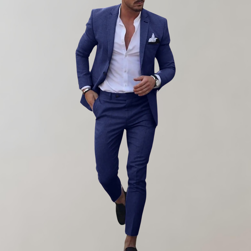 Herrenanzug in Dunkelblau mit Blazer und Hose, ideal für Business und formelle Anlässe. Eleganter Look, hochwertiges Material, stilvoll und modern.