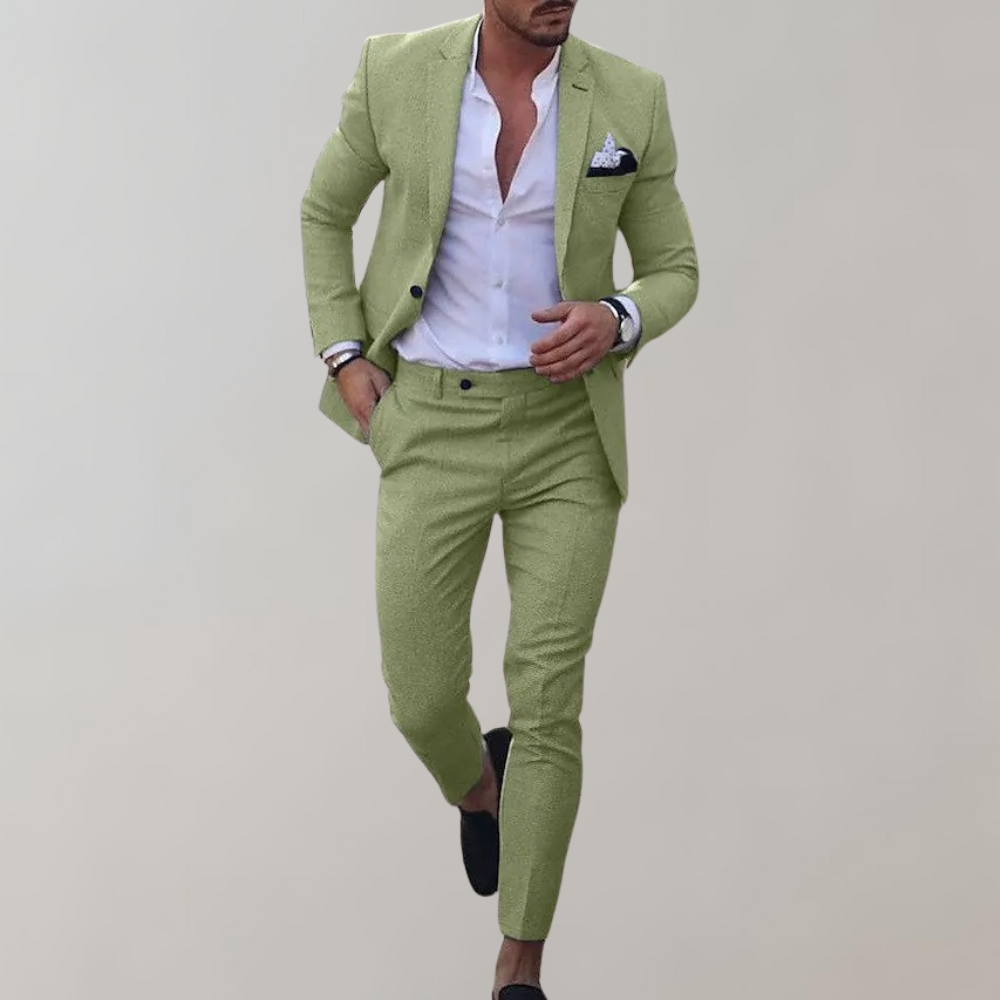 Eleganter hellgrüner Herrenanzug mit Blazer und Hose, ideal für stilvolle Anlässe. Perfekt kombiniert mit weißem Hemd und Accessoires.