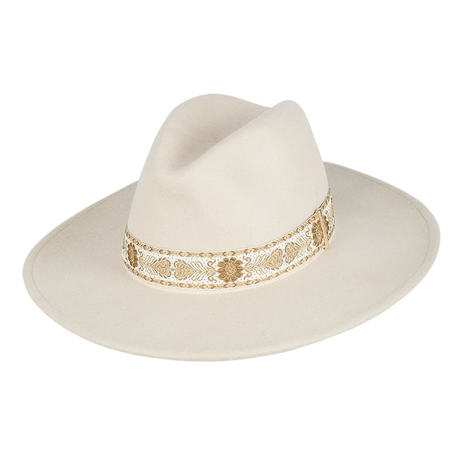 Beiger Fedora-Hut mit breiter Krempe, dekorativem Band, Damenmode, stilvoller Kopfbedeckung.