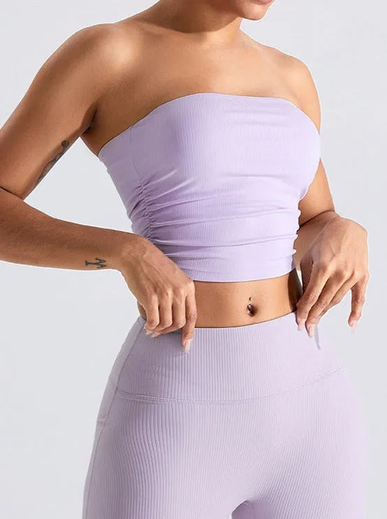 Damen Sport-Bustier in Lavendel, nahtloses Design, ideal für Yoga und Fitness. Bequeme Passform, atmungsaktiv, modisch und funktional.