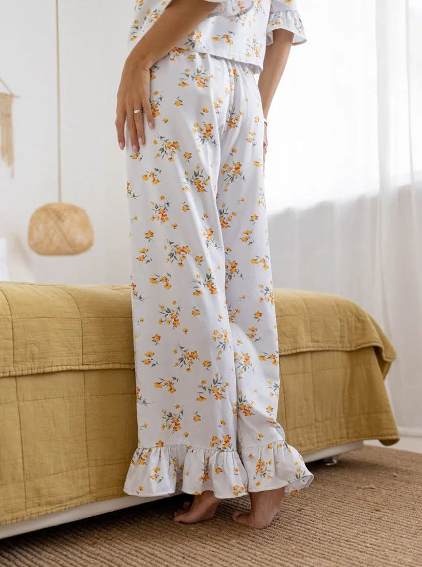 Damen-Pyjama mit Blumenmuster, weiche Baumwolle, Rüschen, bequem, Nachtwäsche, modisch, Schlafzimmer, entspannend, stilvoll, gemütlich.