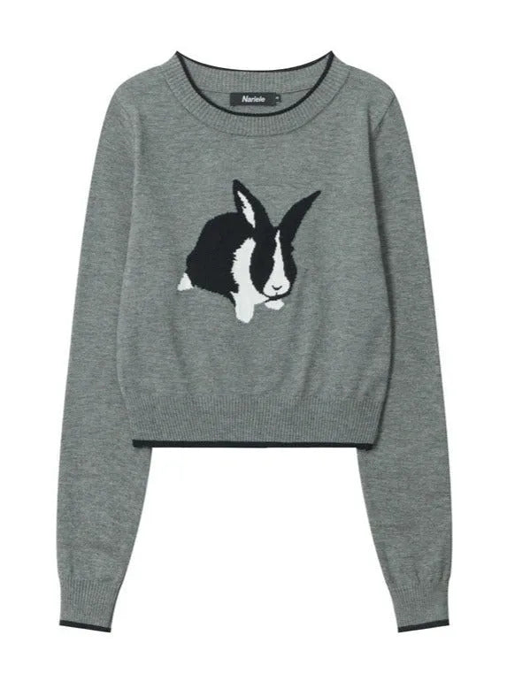 Grauer Pullover mit Hasenmotiv, Damenmode, weicher Strick, lässiger Stil, ideal für Herbst und Winter, trendige Kleidung, gemütlicher Look.