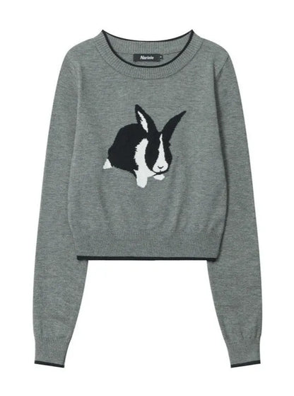 Grauer Pullover mit Hasenmotiv, Damenmode, weicher Strick, lässiger Stil, ideal für Herbst und Winter, trendige Kleidung, gemütlicher Look.