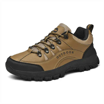 Brauner Outdoor-Wanderschuh, rutschfeste Sohle, atmungsaktiv, robust, Herren-Trekkingschuh.