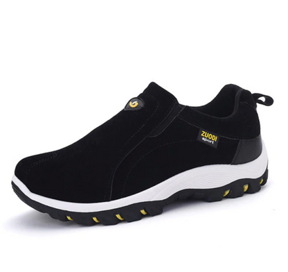 Schwarzer Herren-Sportschuh, rutschfeste Sohle, atmungsaktiv, bequem, für Outdoor-Aktivitäten.