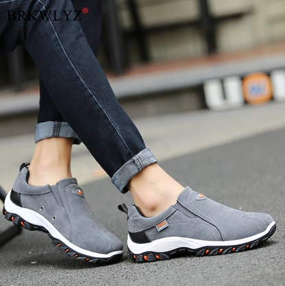 Graue Herren-Sneaker, rutschfest, atmungsaktiv, für Outdoor-Aktivitäten.