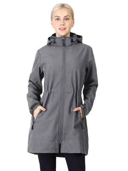 Damenmantel mit Kapuze in Grau, wasserabweisend, ideal für Herbst und Winter. Stilvoller Parka mit Reißverschlusstaschen und modernem Design.