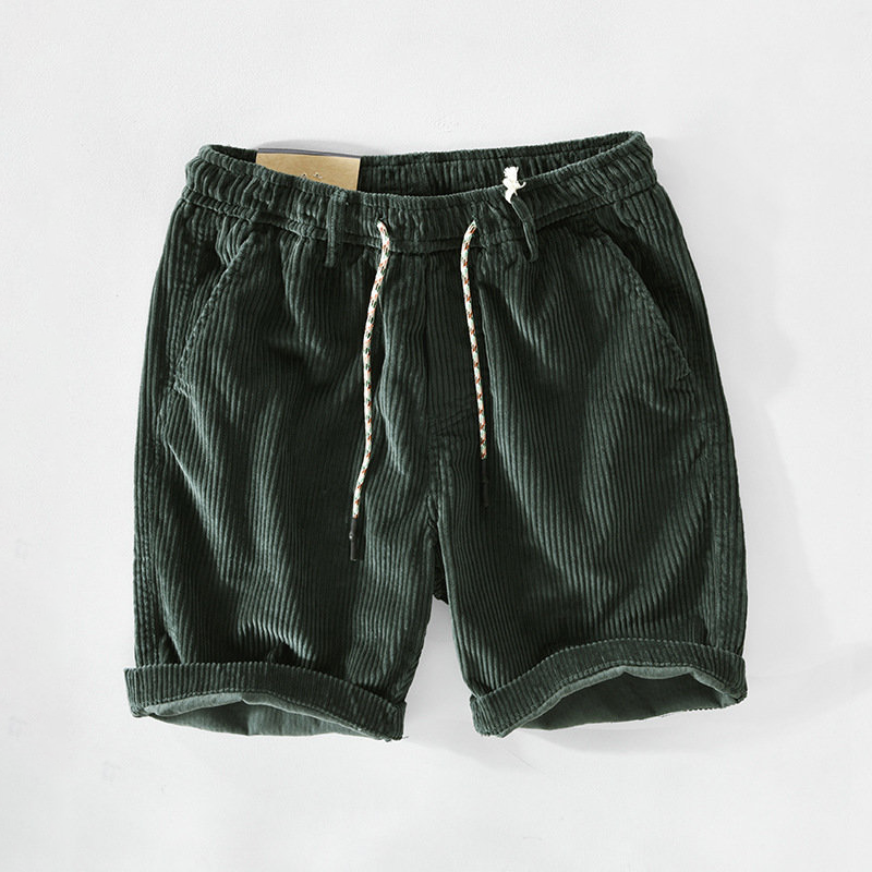 Dunkelgrüne Cord-Shorts mit Kordelzug, Herrenmode, lässig, bequem, Sommerbekleidung.